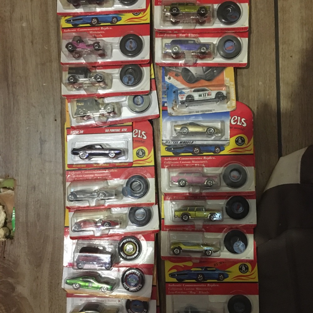 Collectors - Picture 3 of 3